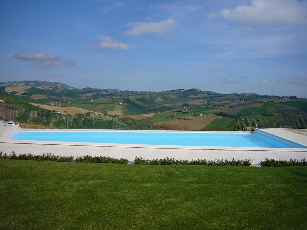 Agriturismo Fattoria Marchetti Hotell Montalto delle Marche Exteriör bild