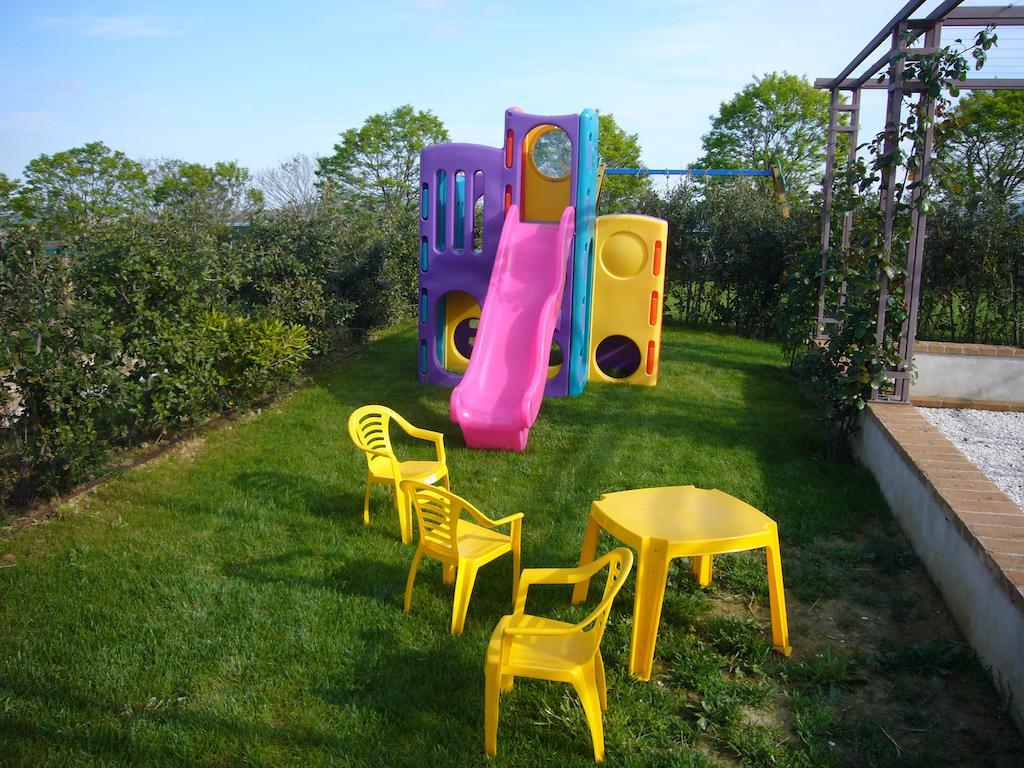 Agriturismo Fattoria Marchetti Hotell Montalto delle Marche Exteriör bild