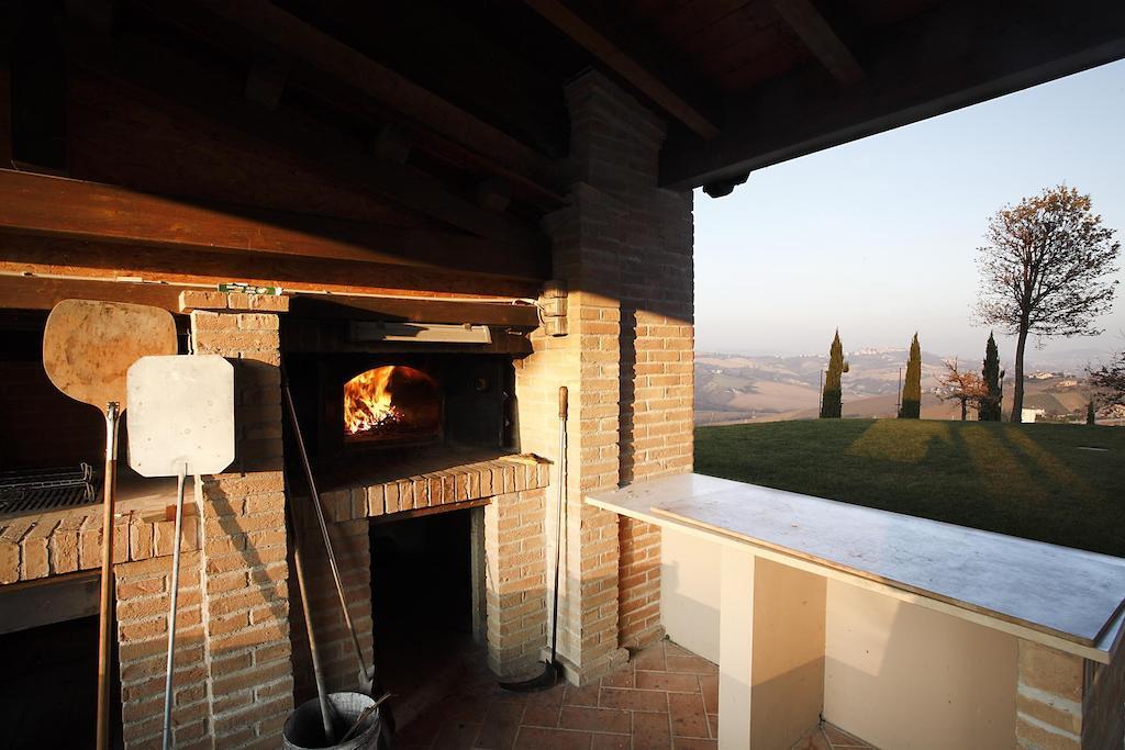Agriturismo Fattoria Marchetti Hotell Montalto delle Marche Exteriör bild