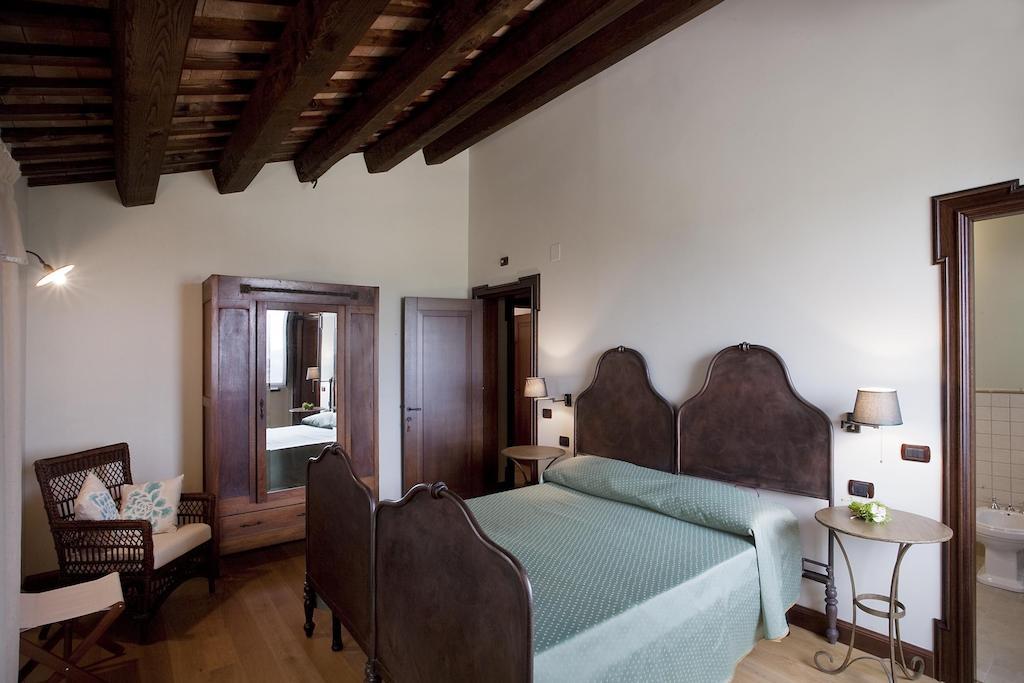 Agriturismo Fattoria Marchetti Hotell Montalto delle Marche Rum bild