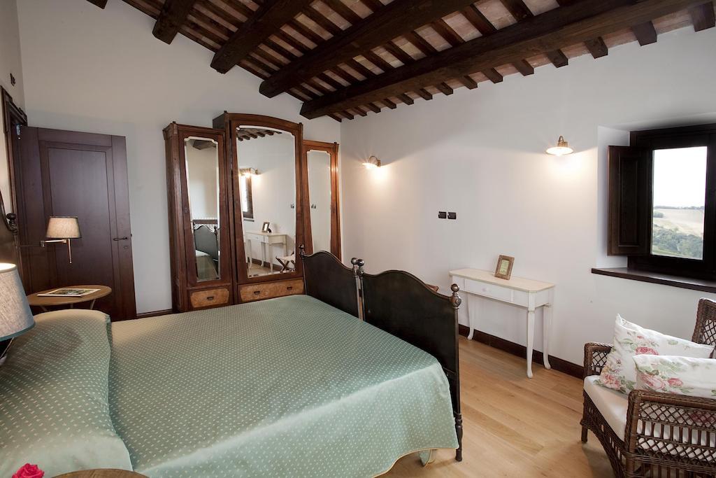 Agriturismo Fattoria Marchetti Hotell Montalto delle Marche Rum bild
